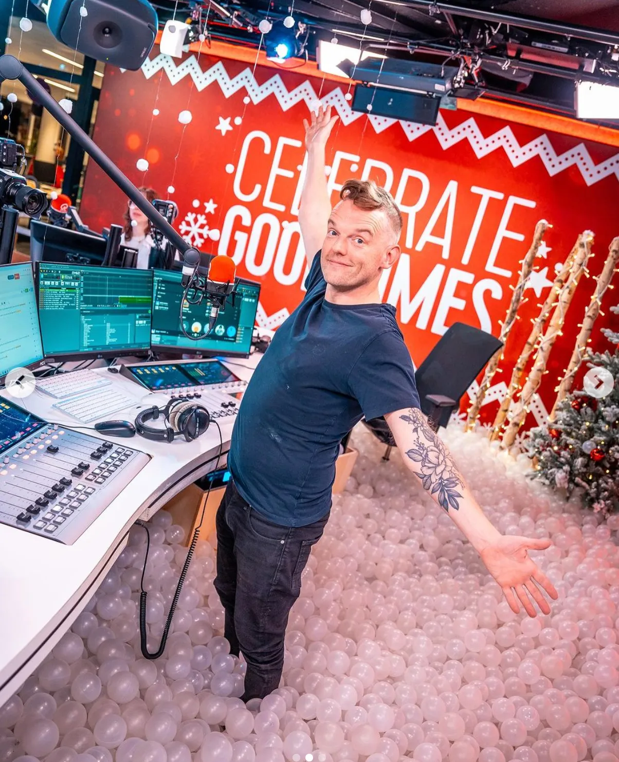 Qmusic ballenbak activatie in de studio
